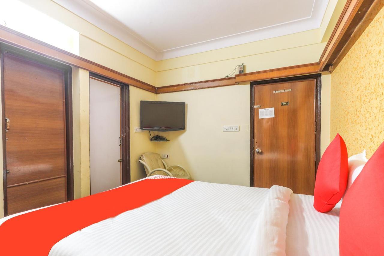 Hôtel Oyo 62194 Pleasure Palace à Indore Extérieur photo