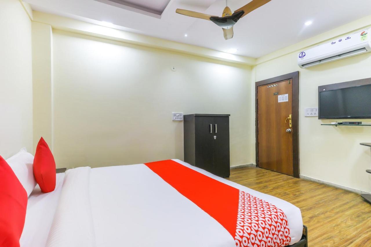 Hôtel Oyo 62194 Pleasure Palace à Indore Extérieur photo