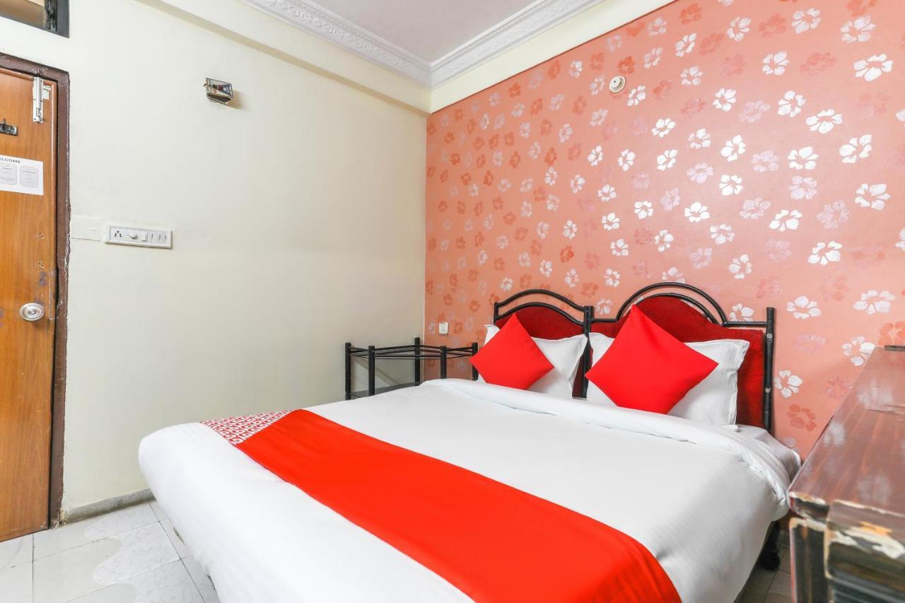Hôtel Oyo 62194 Pleasure Palace à Indore Extérieur photo